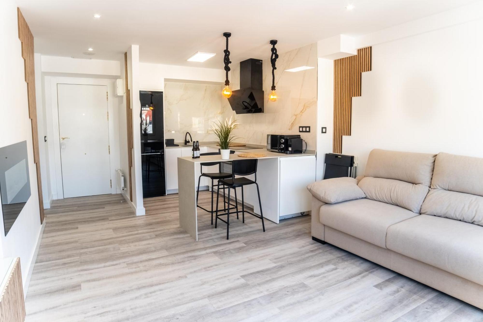 Apartamento Centro. Plaza De Longoria Carbajal. Parking Gratis *