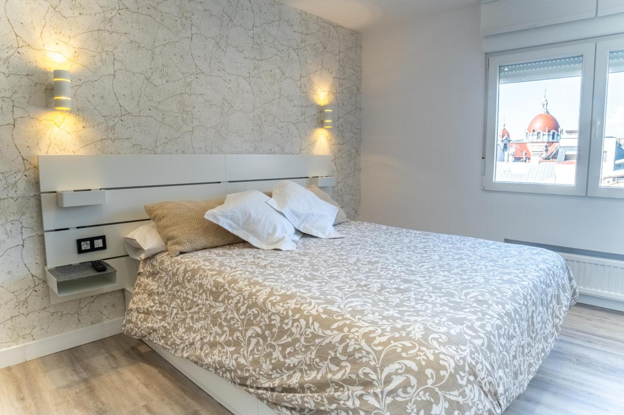 Apartamento Centro. Plaza De Longoria Carbajal. Parking Gratis