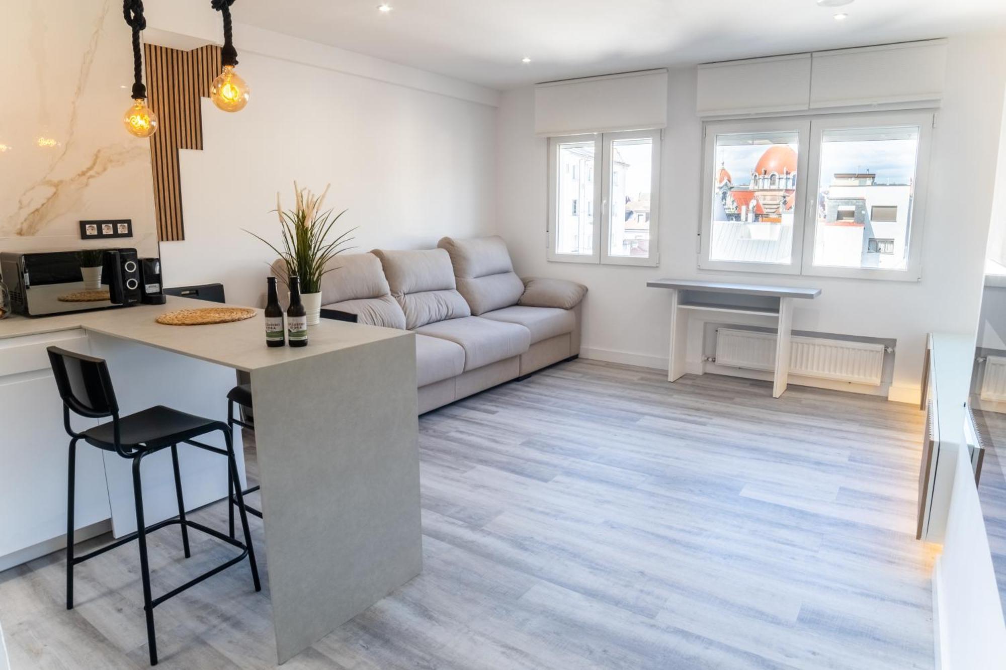 Centro. Plaza De Longoria Carbajal. Parking Gratis Apartamento *